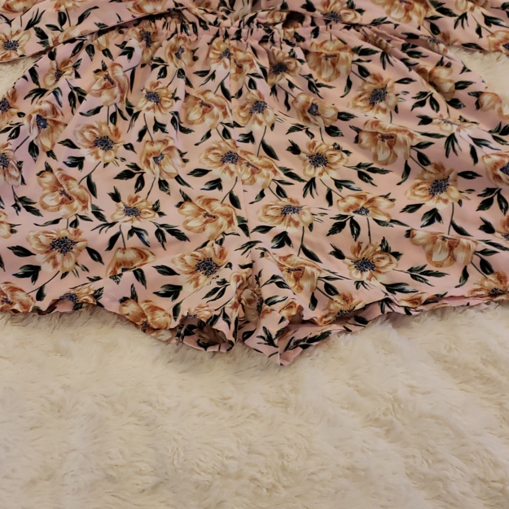 Short Romper - Picture 4 of 6